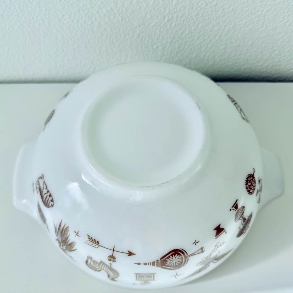 Vintage Pyrex Early American Cinderella Mixing Bowl #443 - 2.5 Qt - Picture 7 of 11